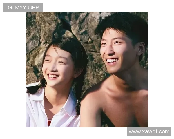 足球球星与山楂树之恋的缱绻情缘：绿茵场上的爱情与梦想交织